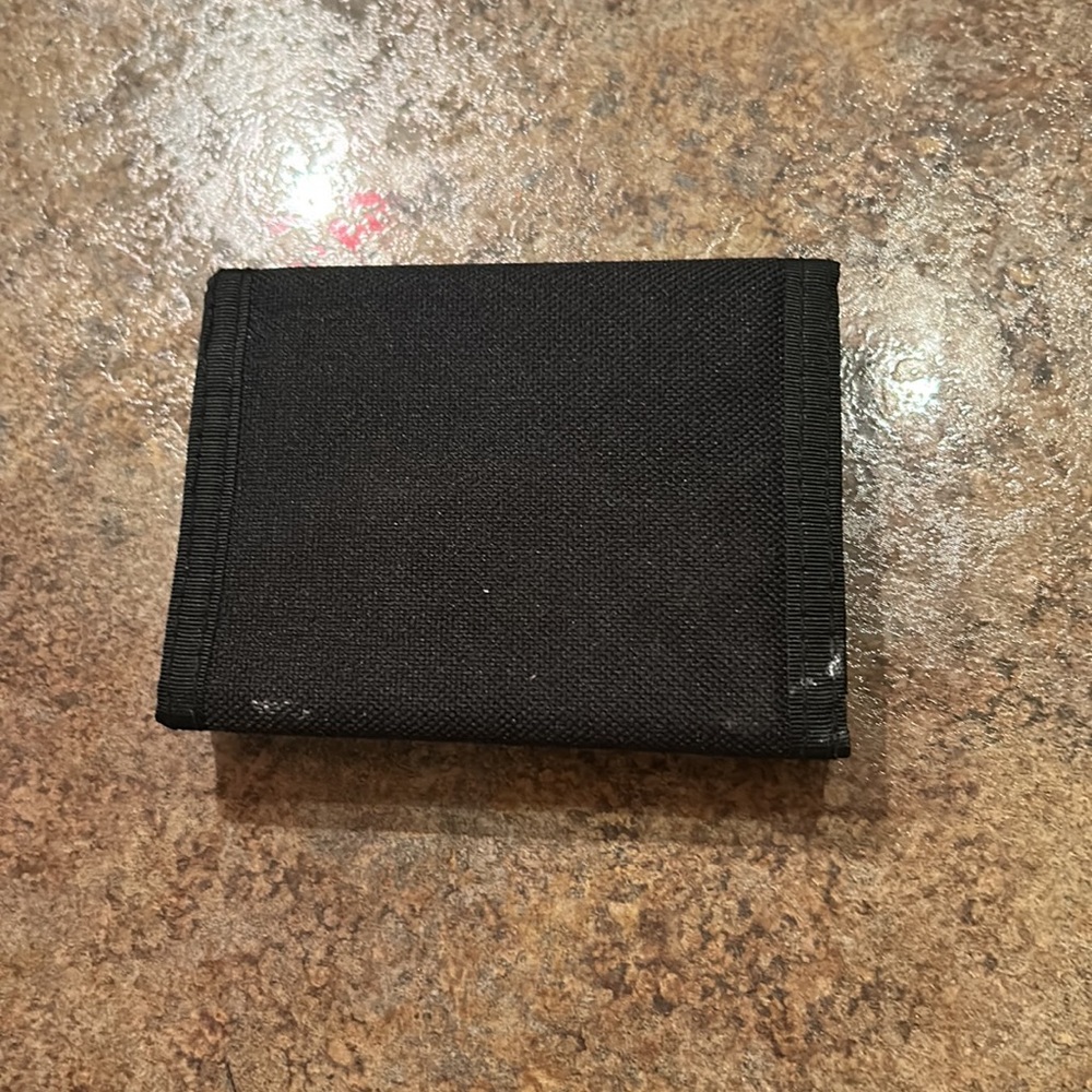 4/$20 Wallet: Leather front with birds - Picture 4 of 5